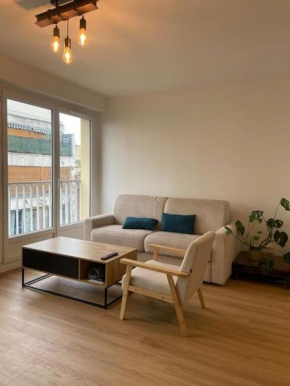 Bright & Modern Studio with Large Terrace Near La Défense & St Lazare